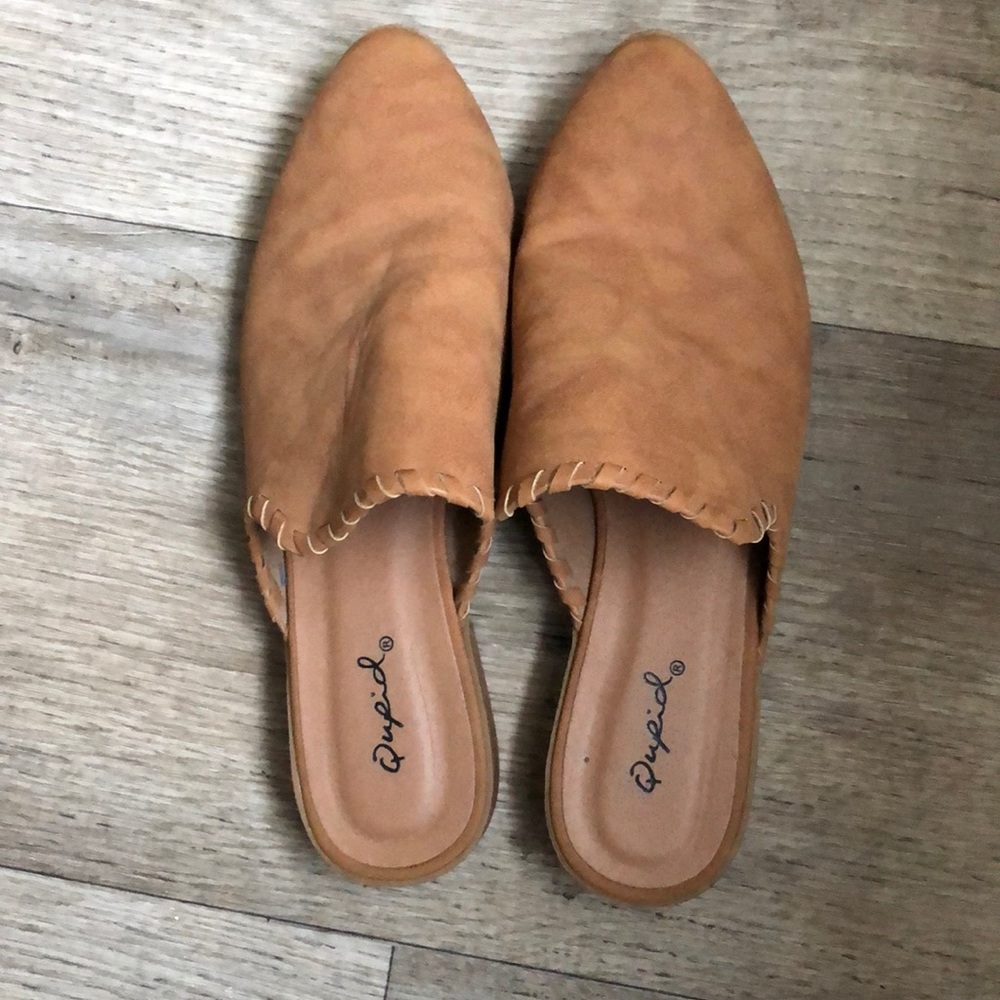 Tan close toed flats!